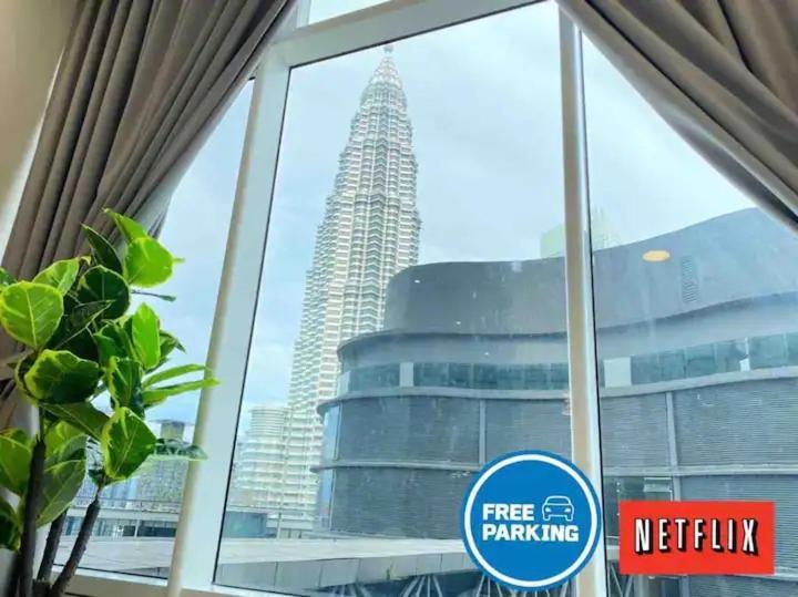 Sky Suites Klcc By Pnut Kuala Lumpur Exterior foto