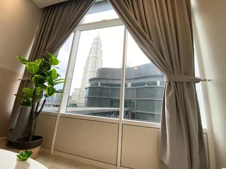 Sky Suites Klcc By Pnut Kuala Lumpur Exterior foto